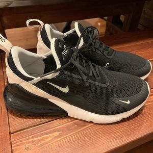 Nike Air Max 270 Premium Sneaker